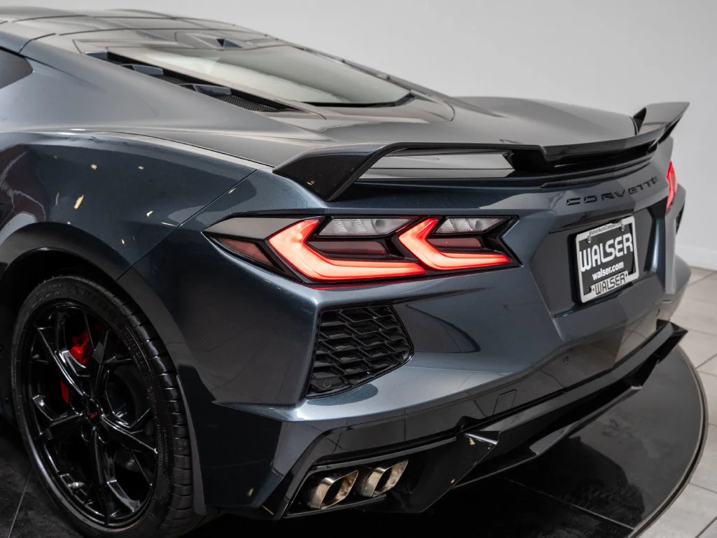 Used 2020 Shadow Gray Metallic Chevrolet Stingray image 19