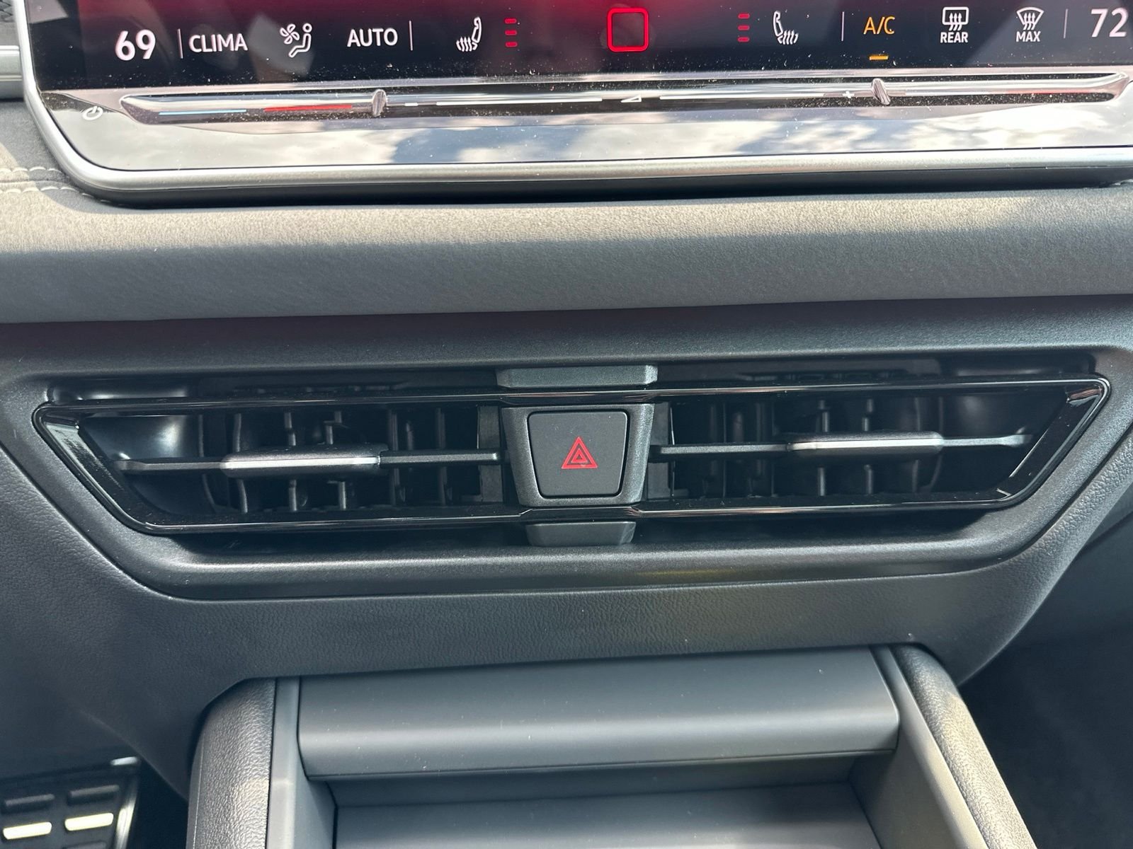 New 2026 White/off-white Volkswagen 2.0T SE R-Line Black image 66