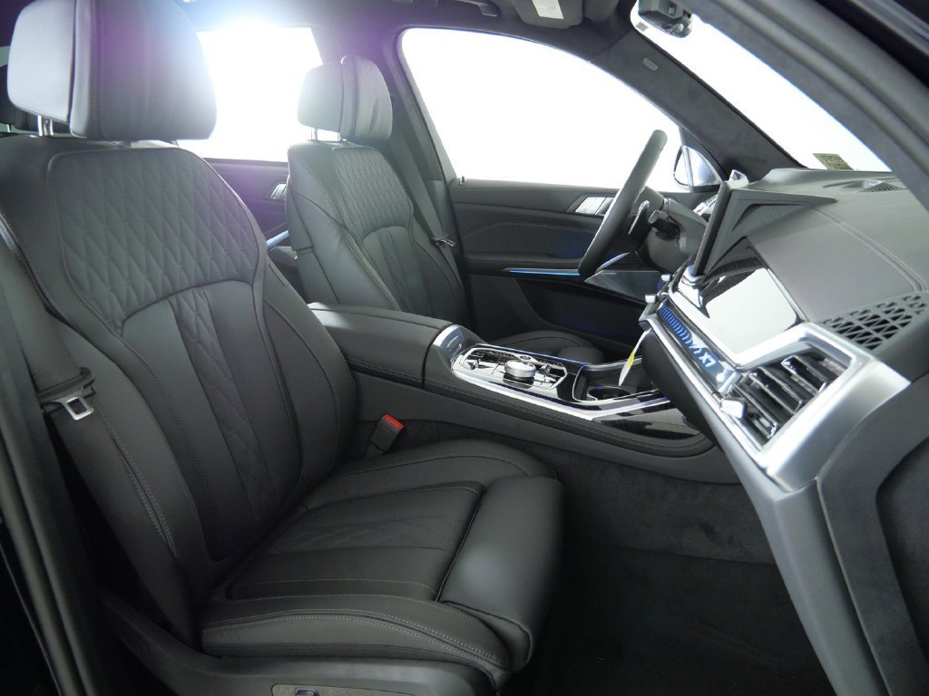 Used 2027 Black BMW xDrive40i image 22