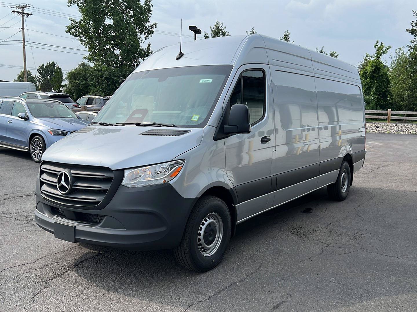 New 2026 high-tech silver metallic Mercedes-Benz Cargo Van 170” 4cyl HO image 36