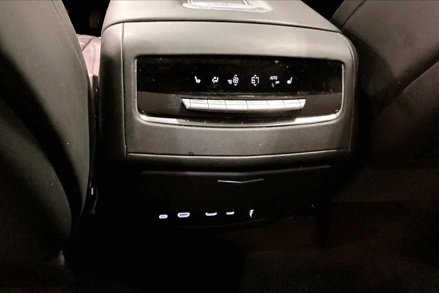 Used 2022 Black Raven Cadillac Sport Platinum image 32