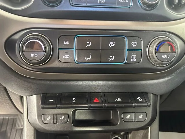 Used 2018 BLACK Chevrolet 4WD Z71 image 7