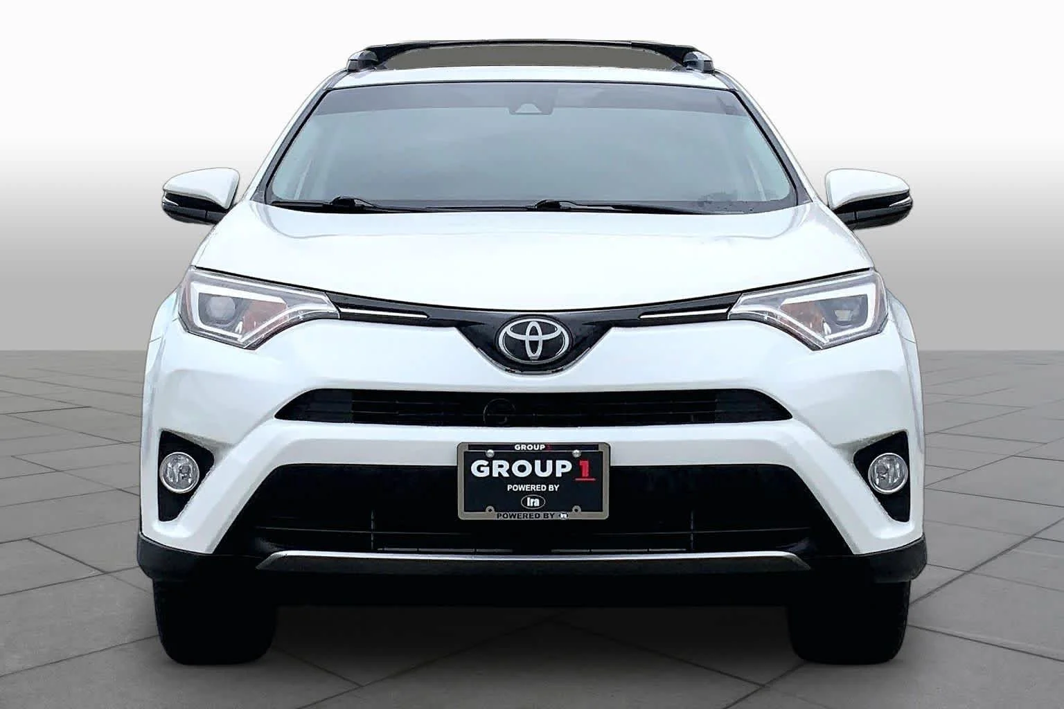 Used 2018 Blizzard Pearl Toyota Limited image 4