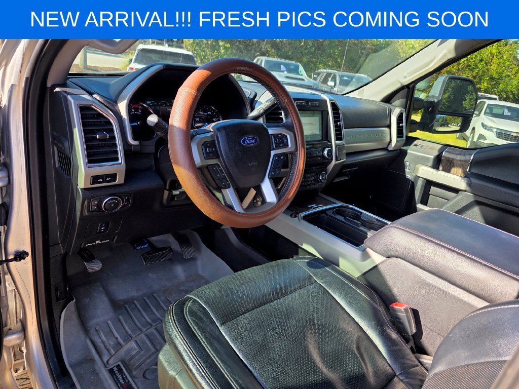Used 2018  Ford XL image 6