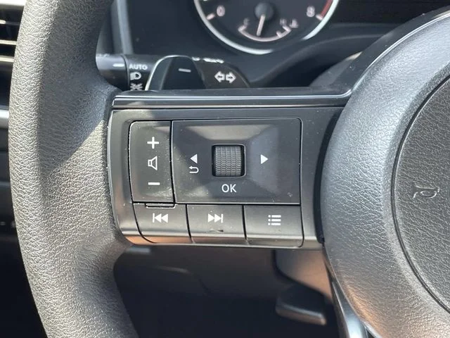 Used 2023 Gray Nissan S image 18