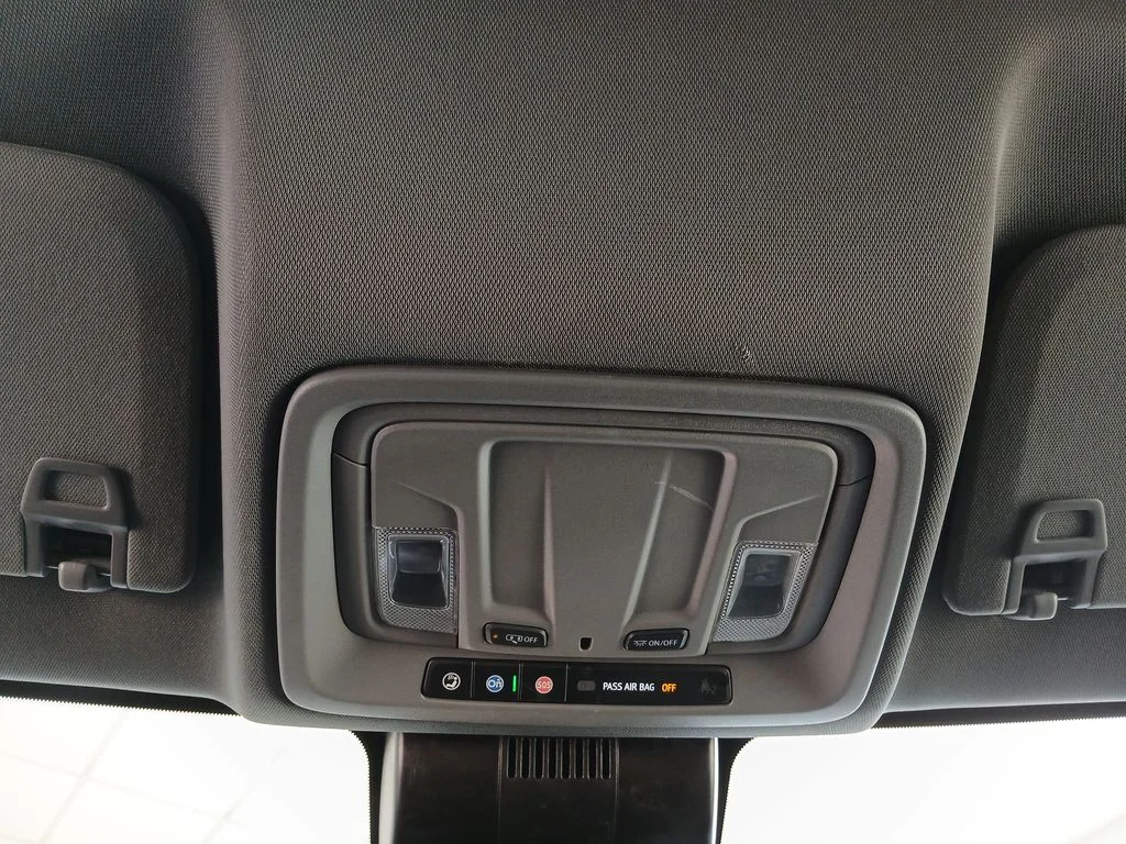 Used 2024 White Chevrolet Custom image 14