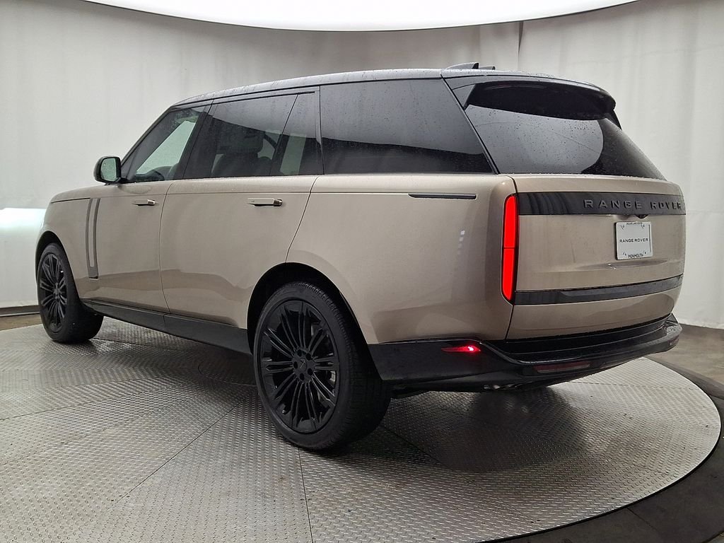 New 2026 Batumi Gold Premium Metallic Land Rover SE image 4