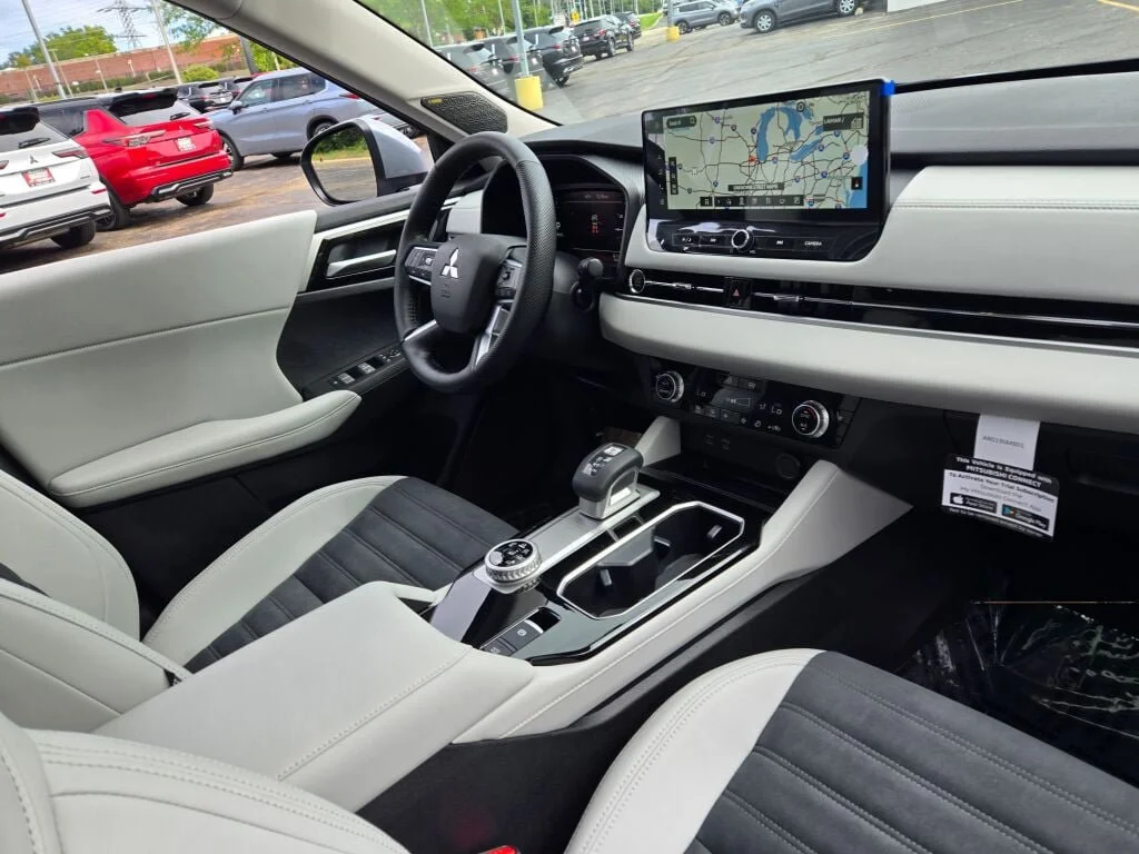 New 2026 Gray Mitsubishi SE 1.5T S-AWC image 5