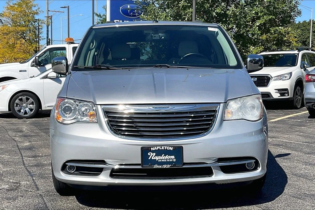 Used 2011 Chrysler Town & Country Limited with VIN 2A4RR6DG8BR729518 for sale in Schaumburg, IL