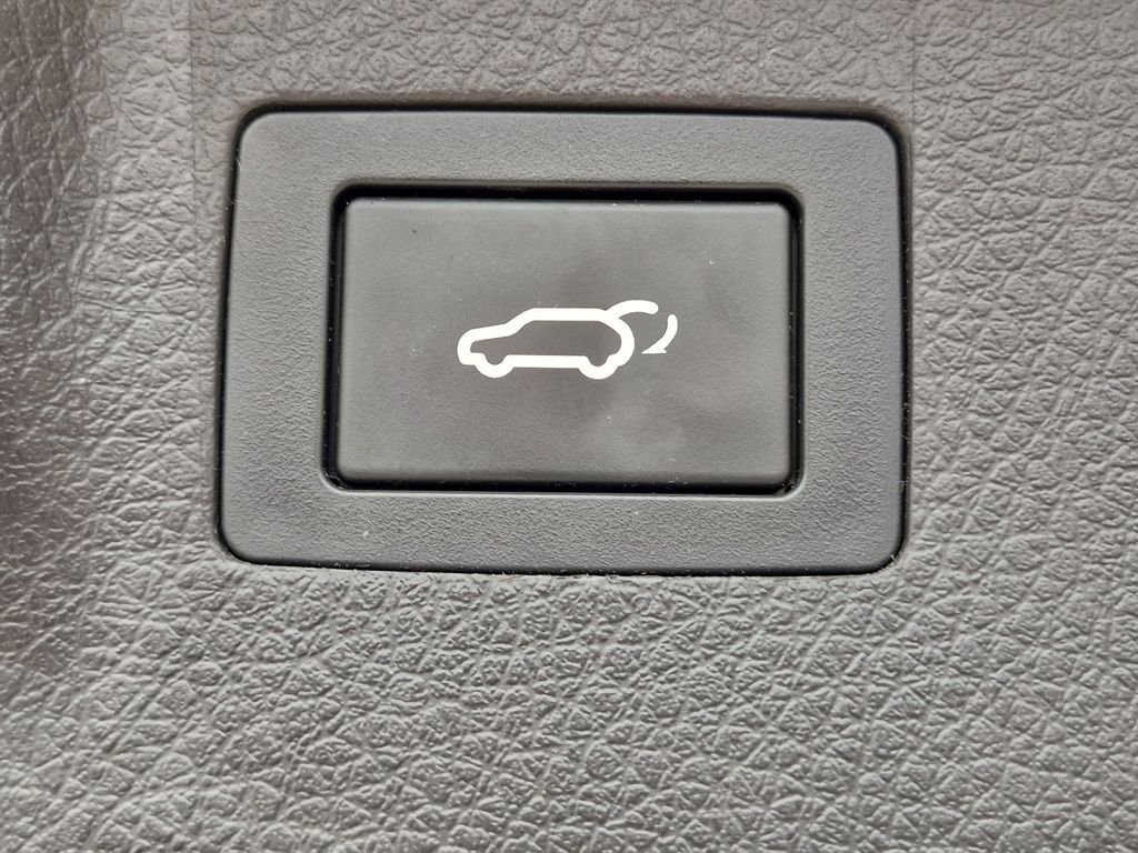 Used 2014 White Kia EX image 28