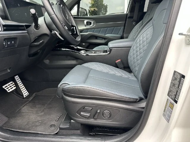 Used 2025 White Kia SX Prestige image 13