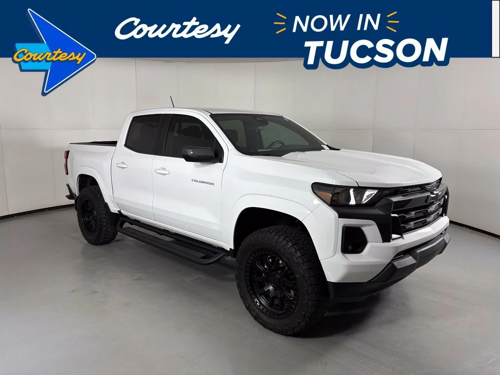Used 2024 Summit White Chevrolet LT image 1