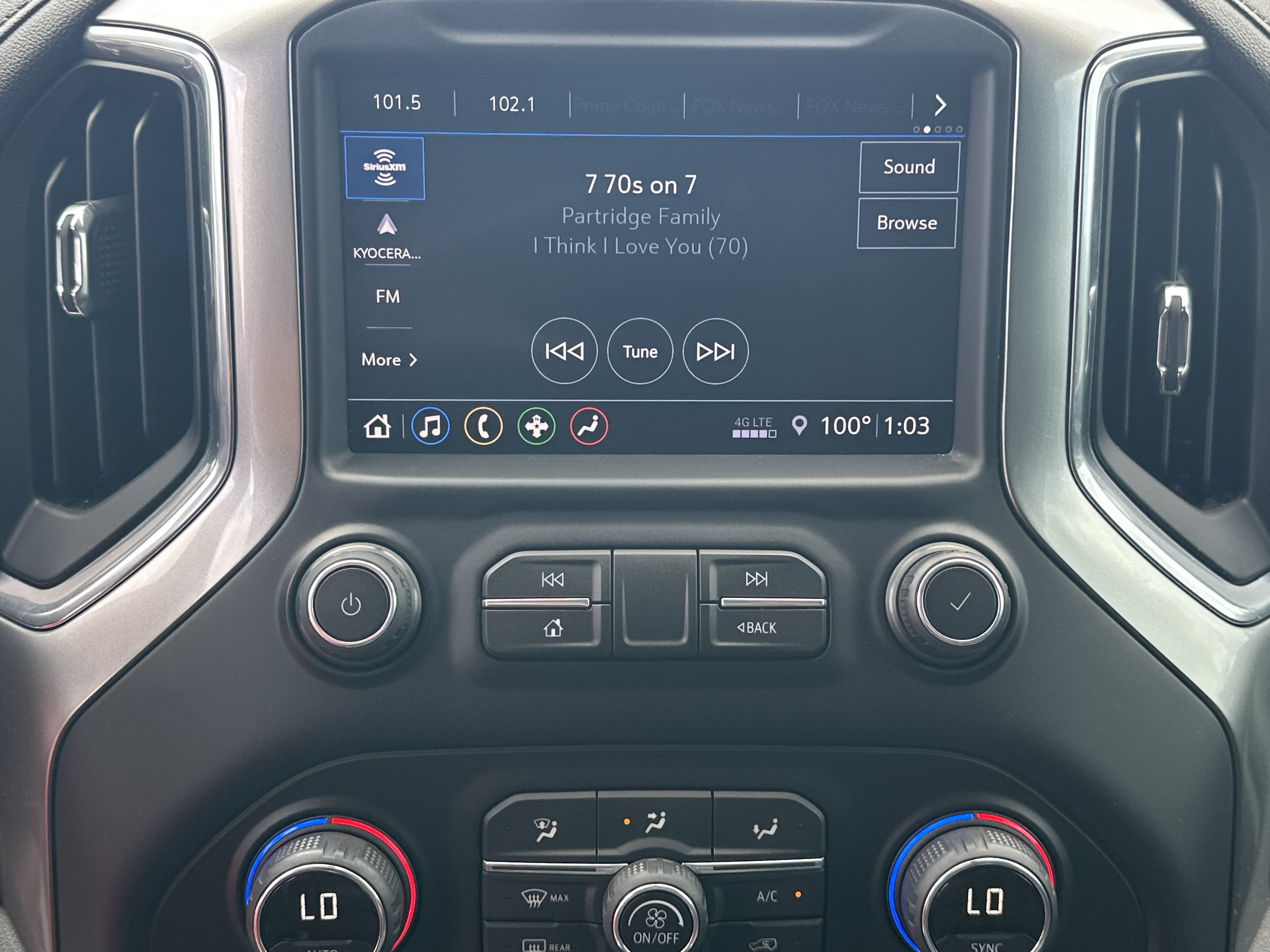 Used 2019 SUMMIT WHITE Chevrolet RST image 28