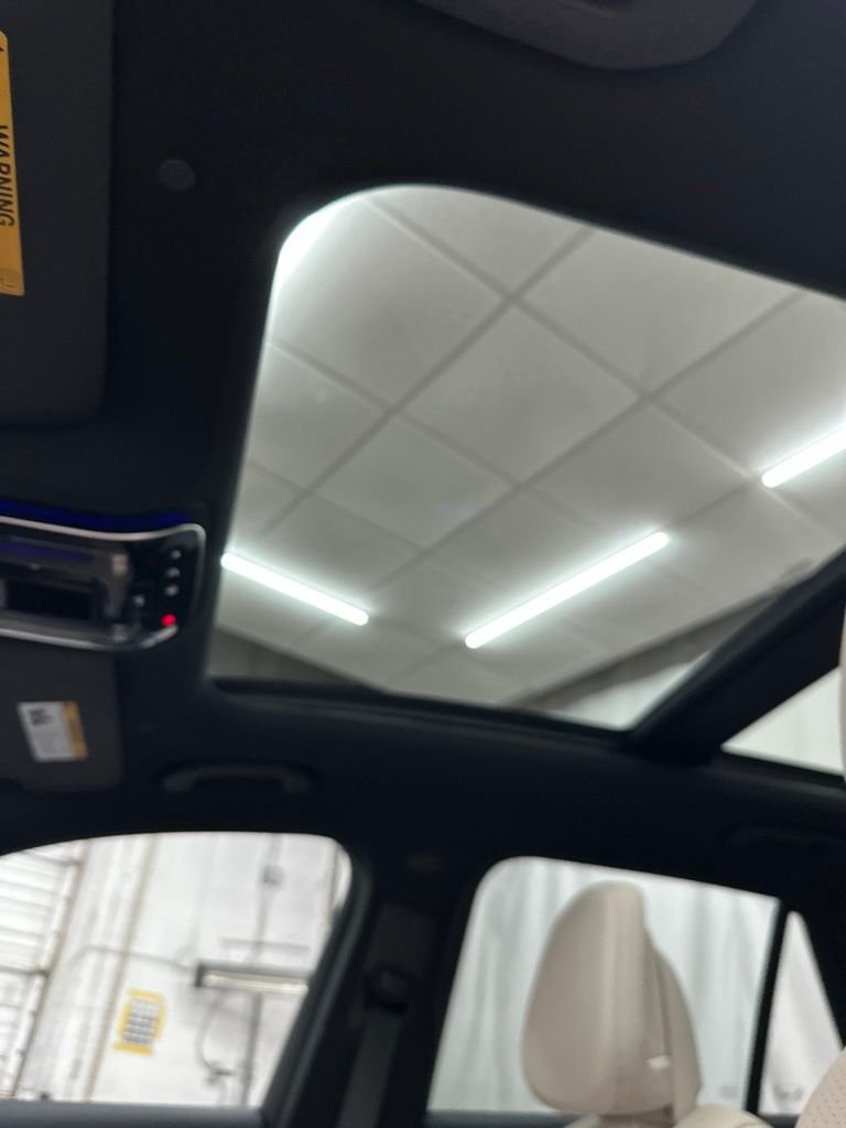 New 2027 Polar White Mercedes-Benz GLC 300 image 22