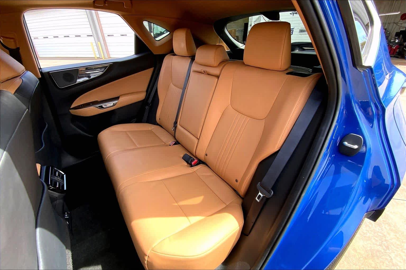 Used 2022 GRECIAN WATER Lexus Premium image 31