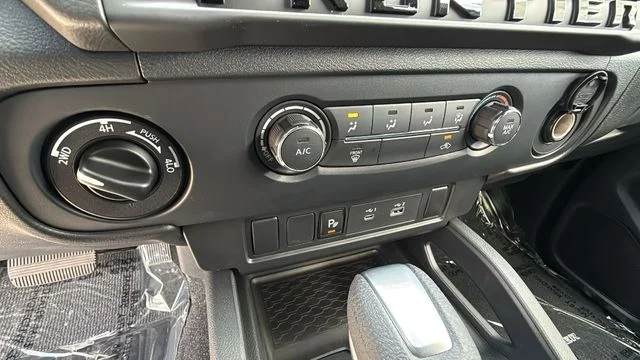 2026 Nissan Frontier SV - Photo 14