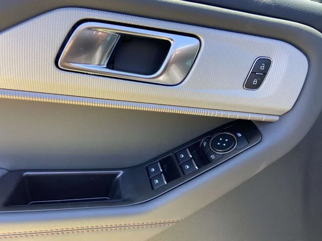 New 2026 Space White Metallic Ford Active image 12