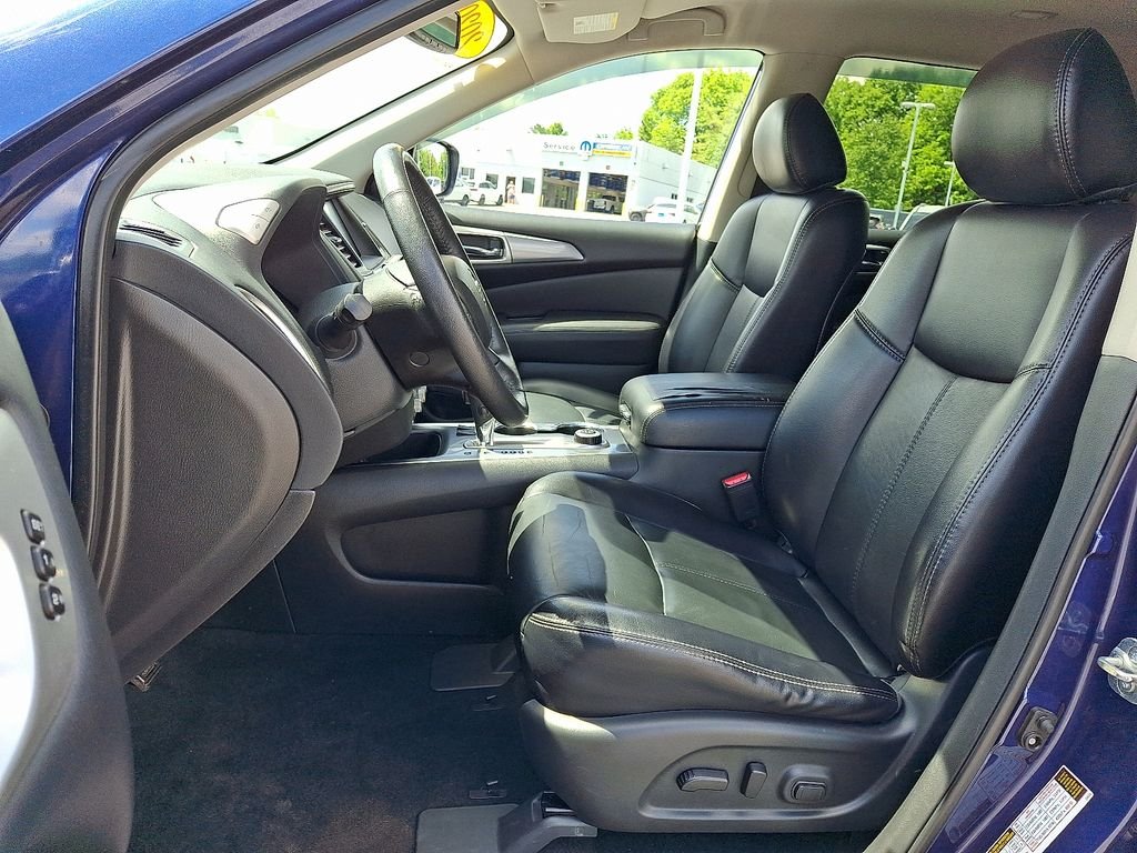 Used 2020 Blue Nissan SL image 15