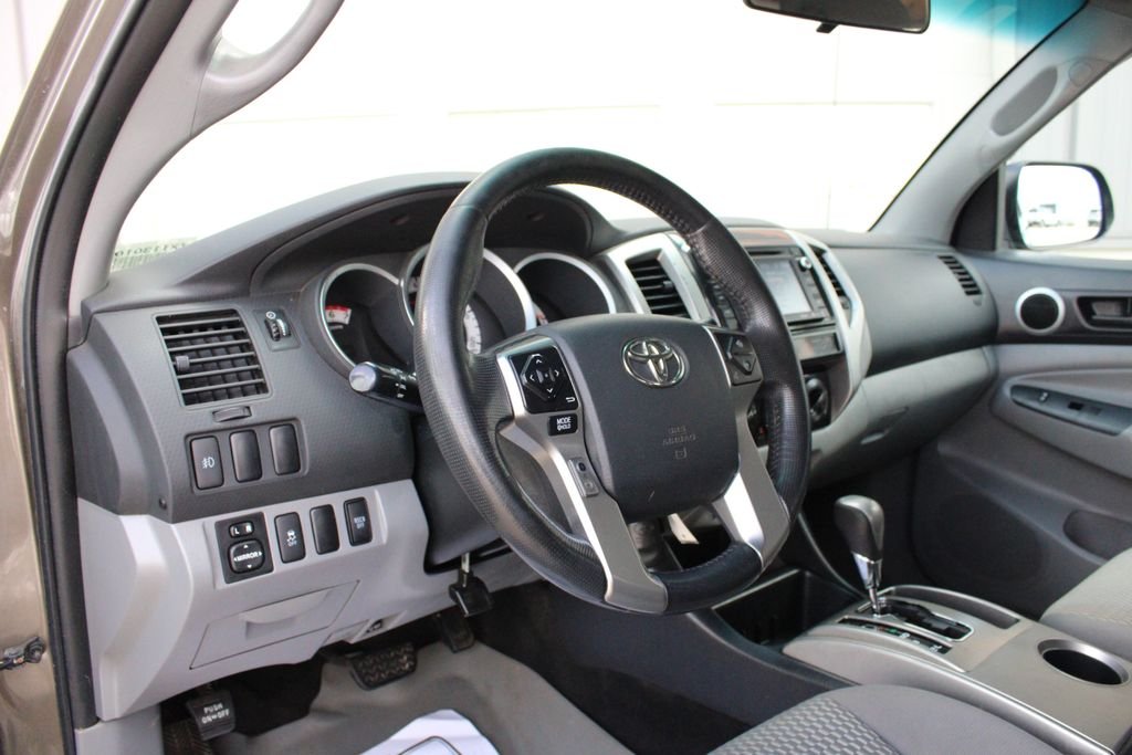 Used 2015 Pyrite Mica Toyota Base image 2