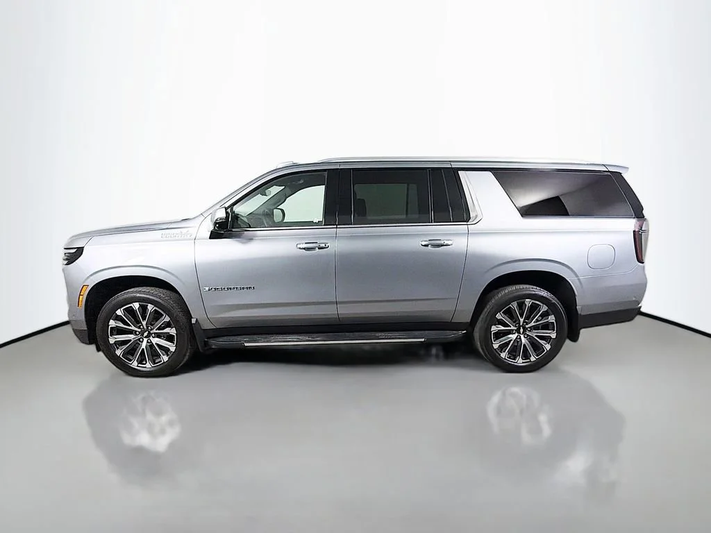 Used 2025 Sterling Gray Metallic Chevrolet High Country image 9