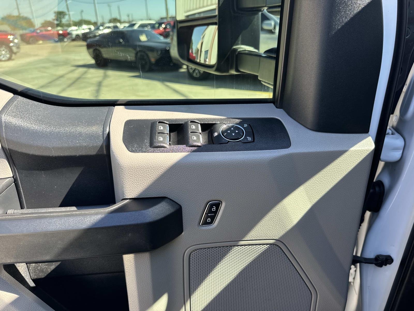 Used 2019 Oxford White Ford XL image 19