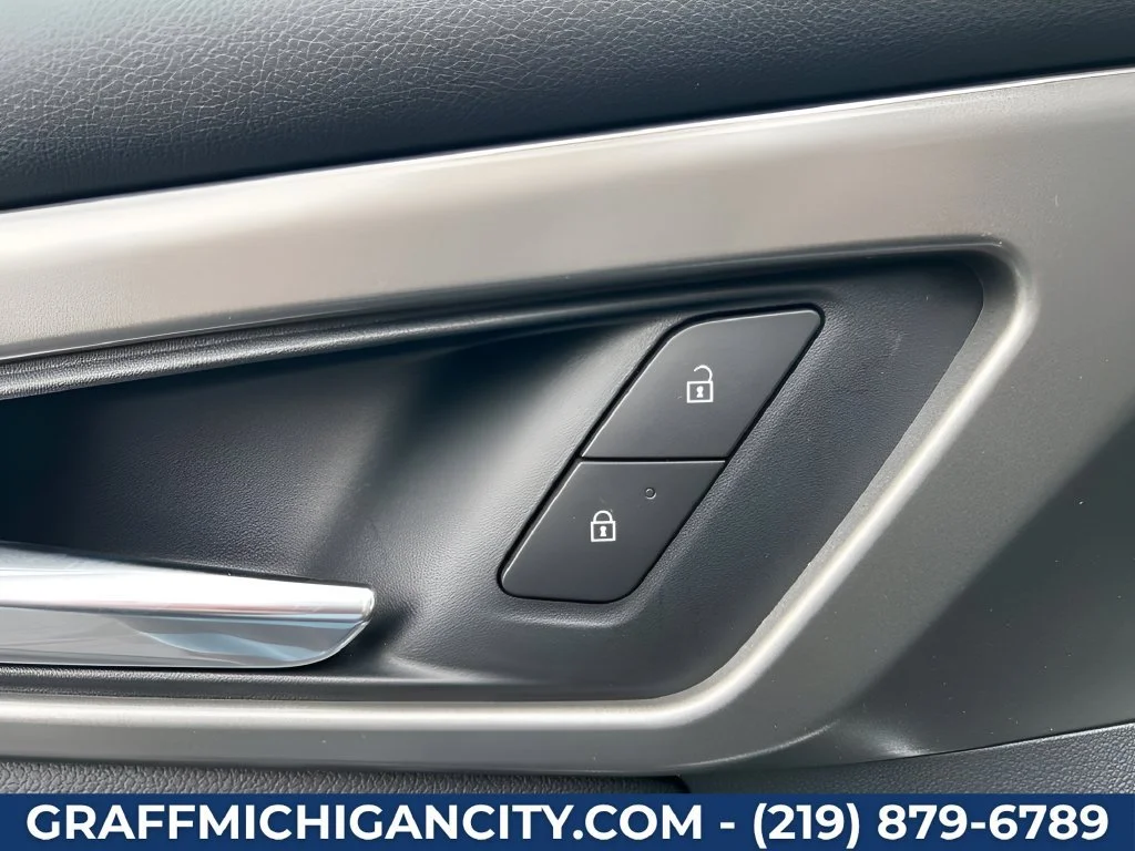 New 2027 Summit White Chevrolet LT image 10