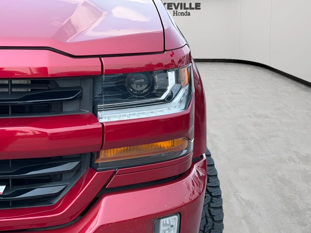 Used 2018 Cajun Red Tintcoat Chevrolet LT image 7