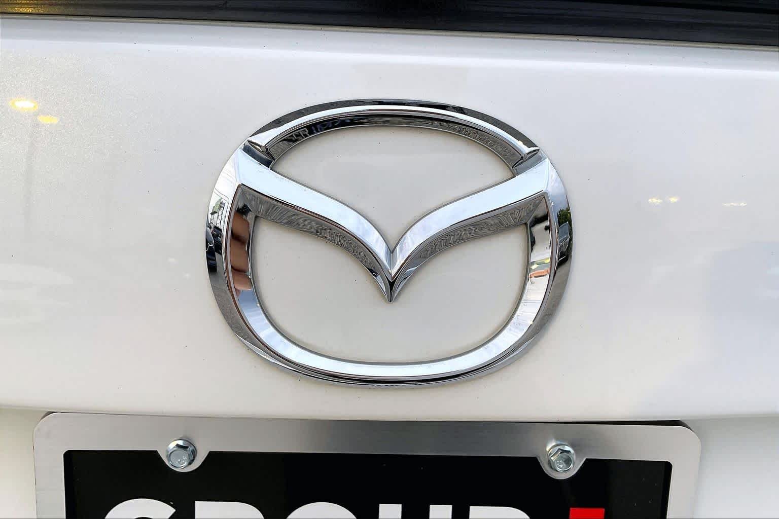 Used 2021 Snowflake White Pearl Mica Mazda Touring image 32