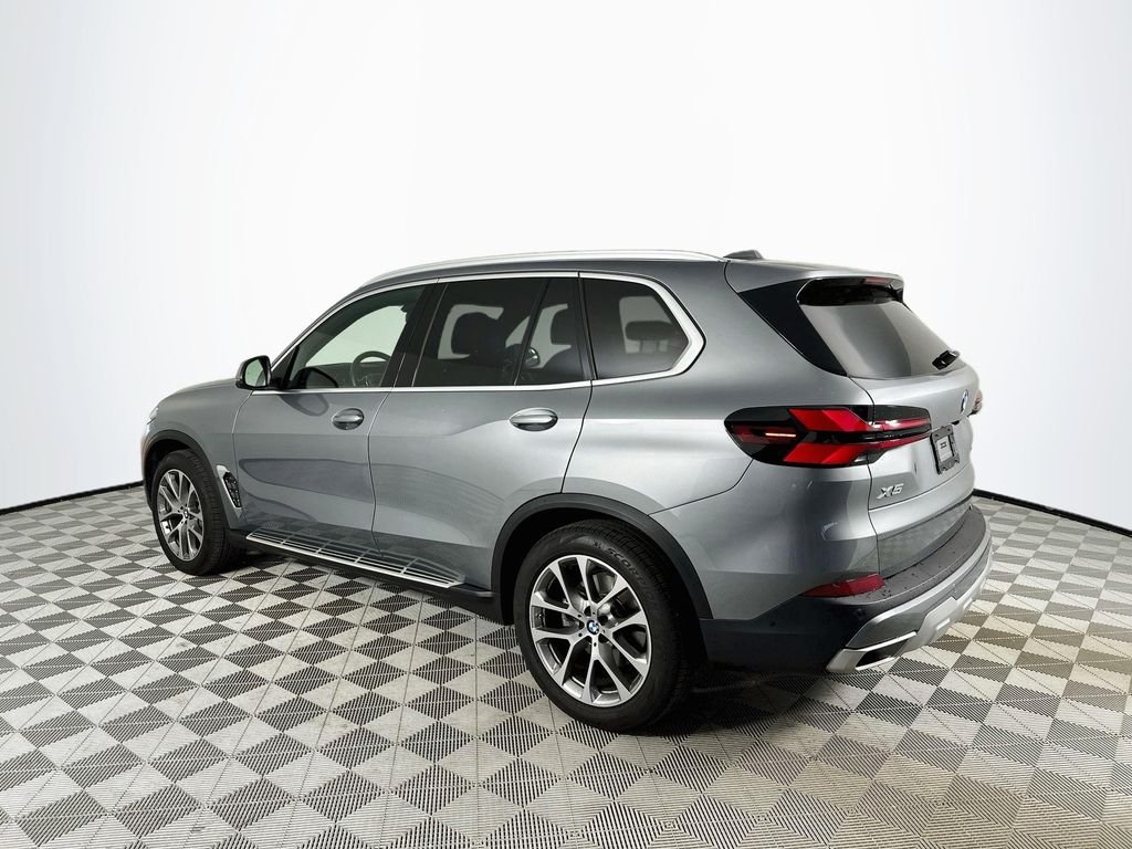 Used 2025 Gray BMW sDrive40i image 5