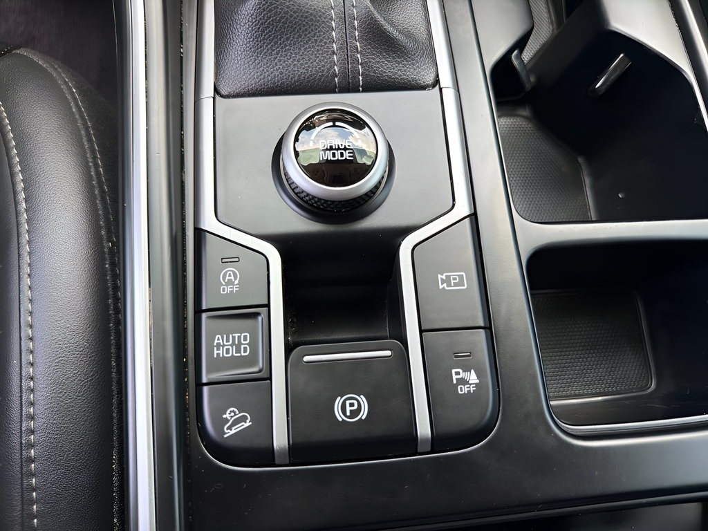 Used 2023 Black Kia EX image 46