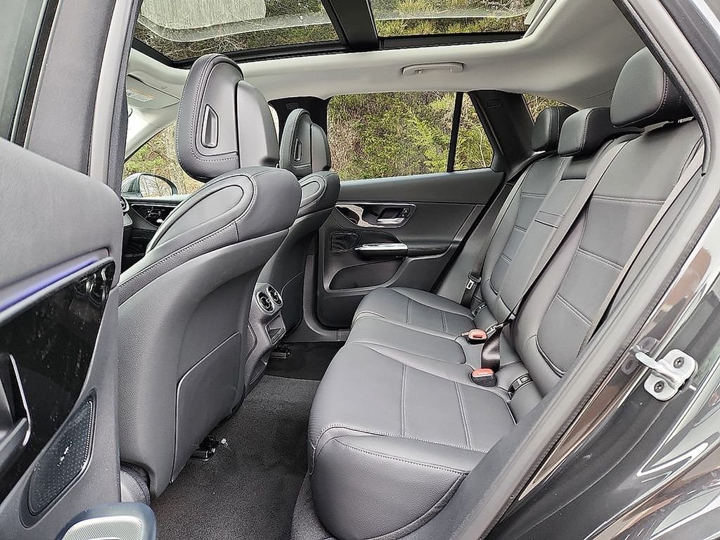 Used 2026 Graphite Grey Metallic Mercedes-Benz GLC 300 image 6