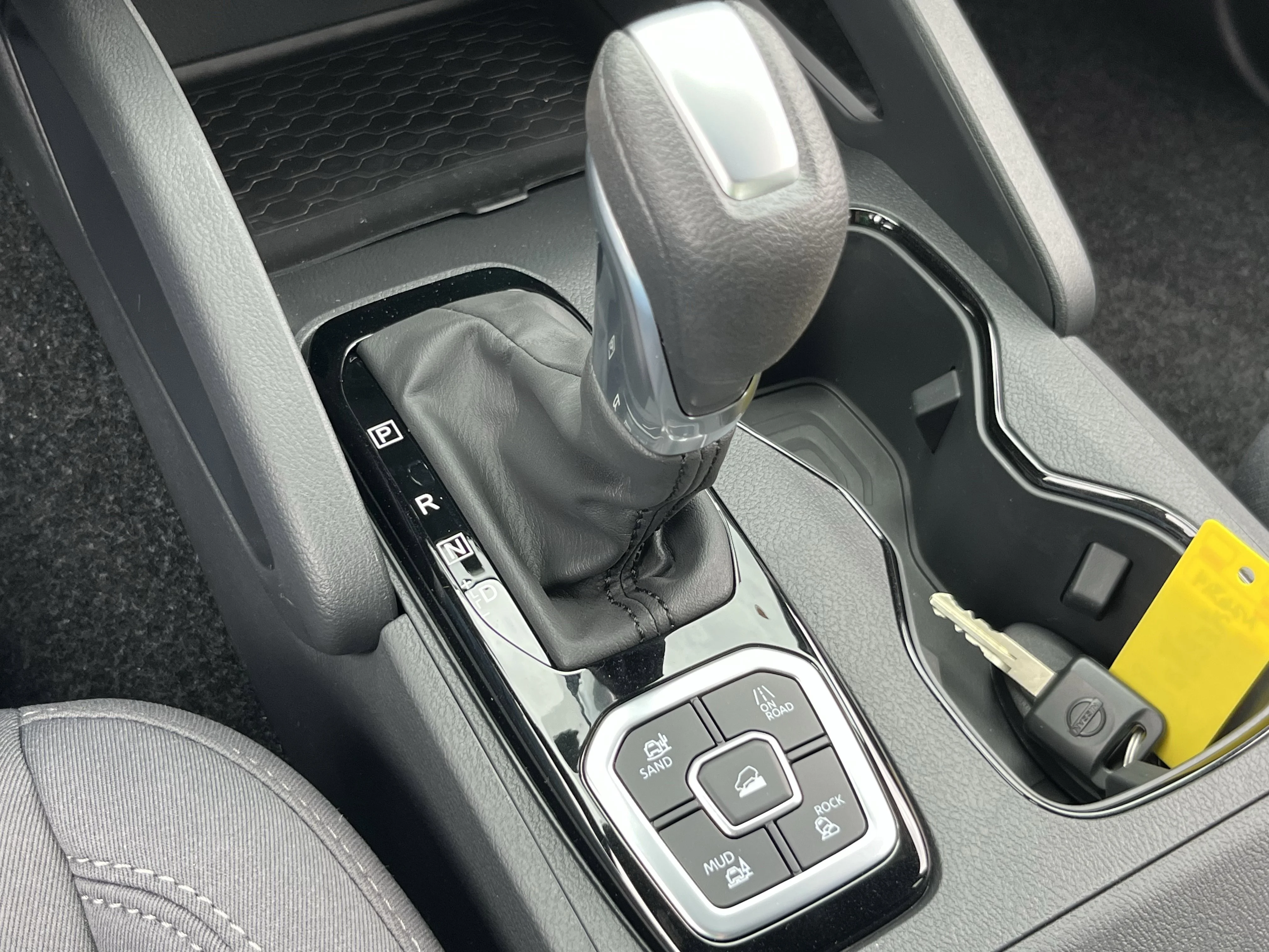 New 2026 Boulder Gray Pearl Nissan Crew Cab SV image 26