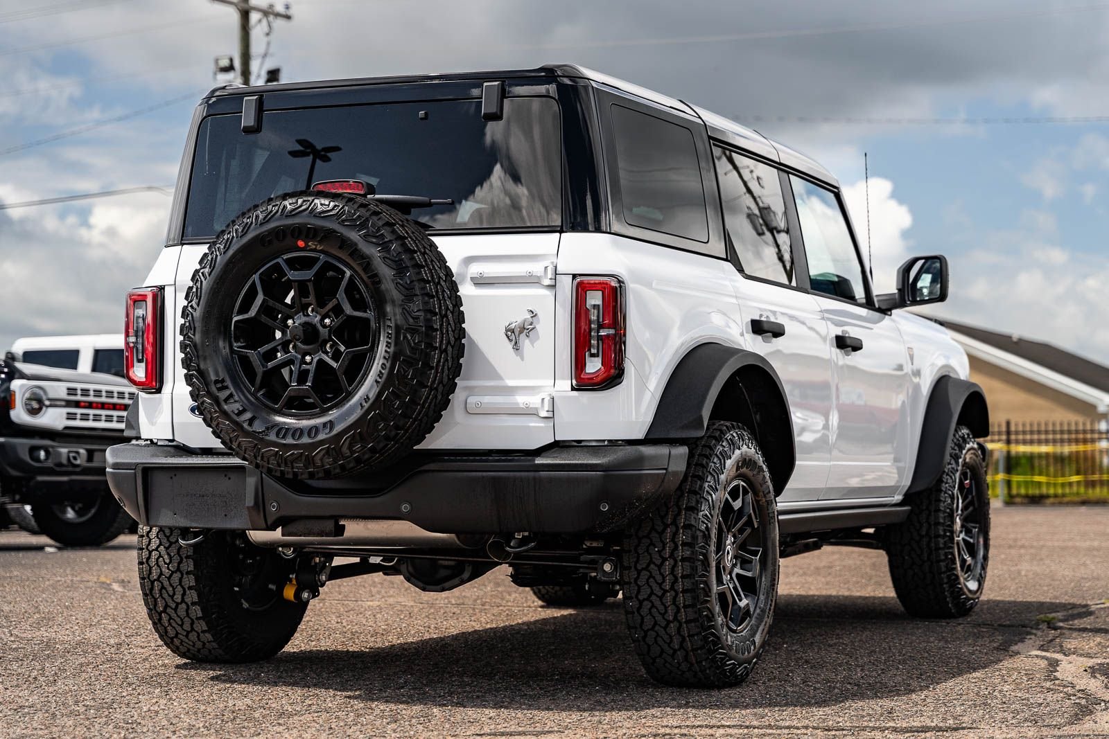 New 2026 Oxford White Ford Badlands® image 4