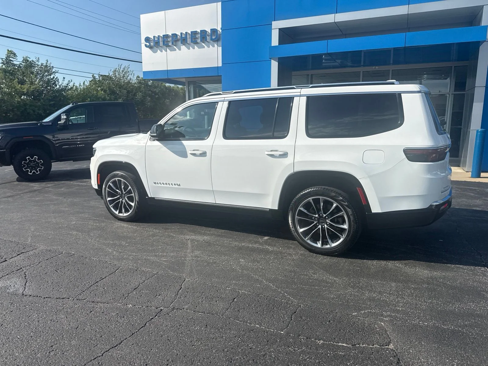 Used 2023 White Jeep Series III image 5