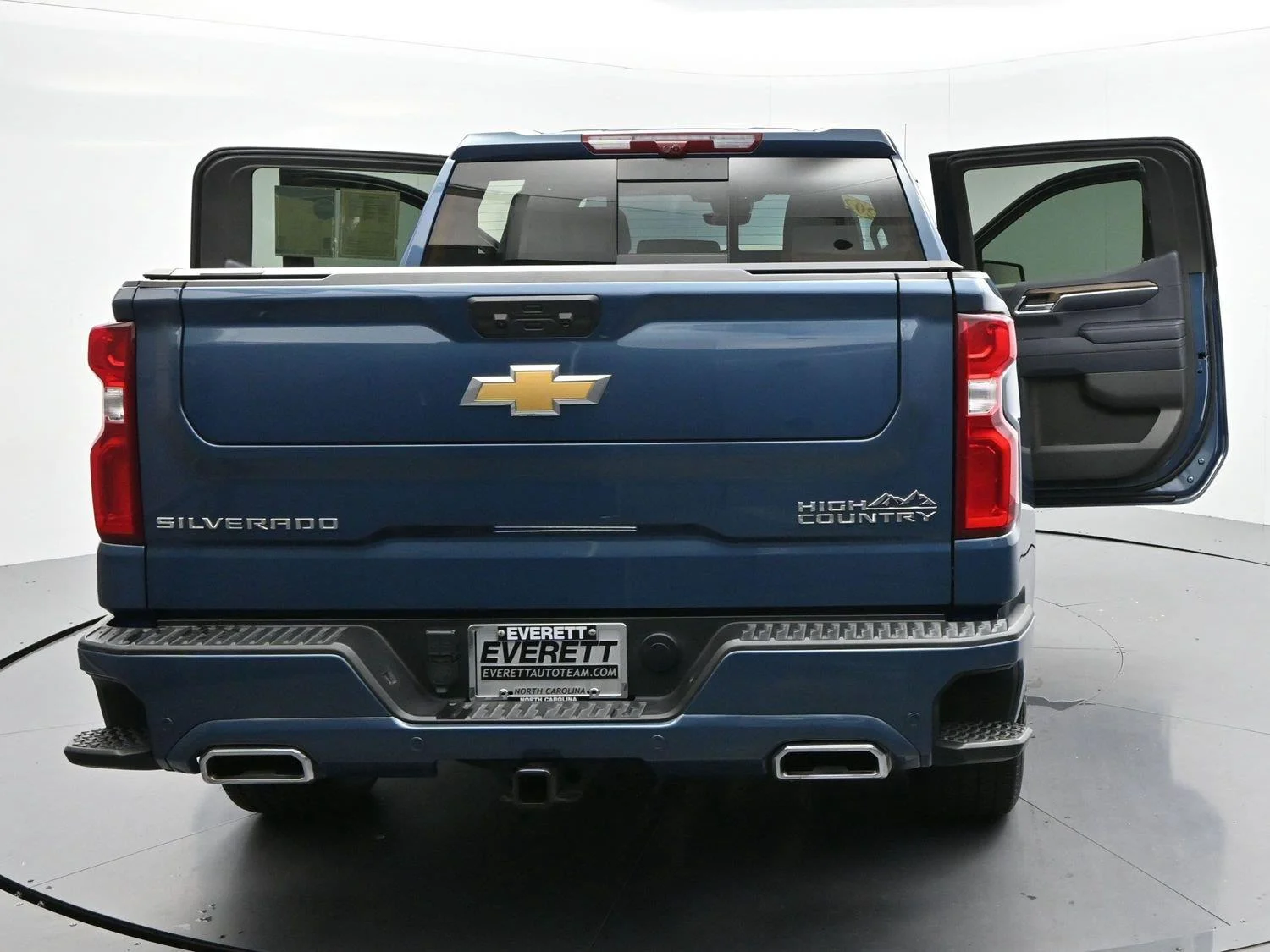 Used 2024 Lakeshore Blue Metallic Chevrolet High Country image 44