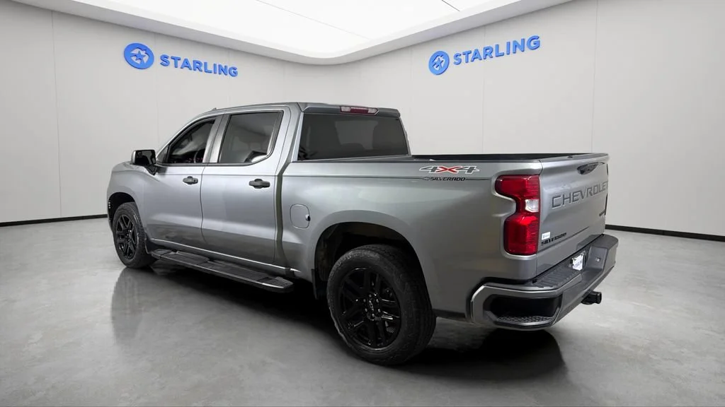 Used 2023 STERLING GRAY METALLIC Chevrolet Custom image 5