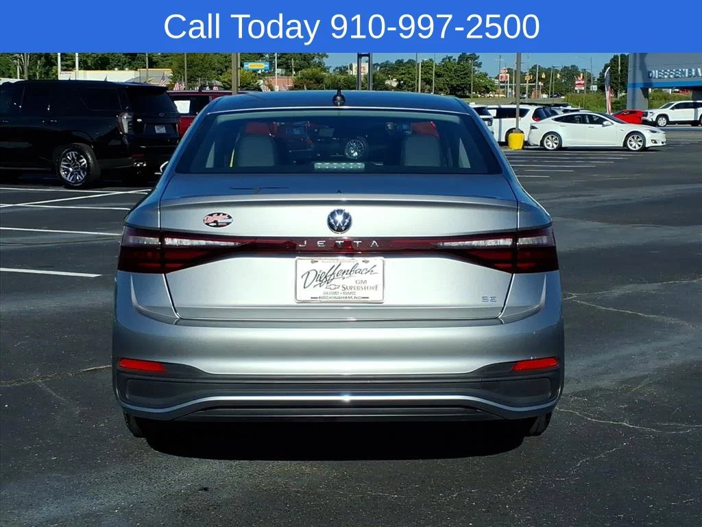 Used 2025 Silver Volkswagen SE image 7
