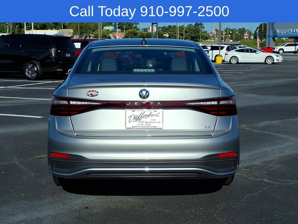 Used 2025 Silver Volkswagen SE image 7