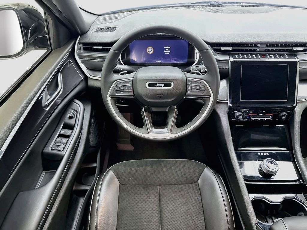 Used 2023 Silver Jeep Altitude X image 10