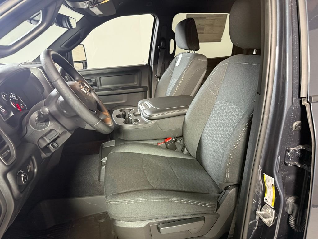 2026 RAM 3500 Tradesman - Photo 12