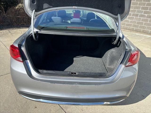 Used 2015 Silver Chrysler Limited image 11