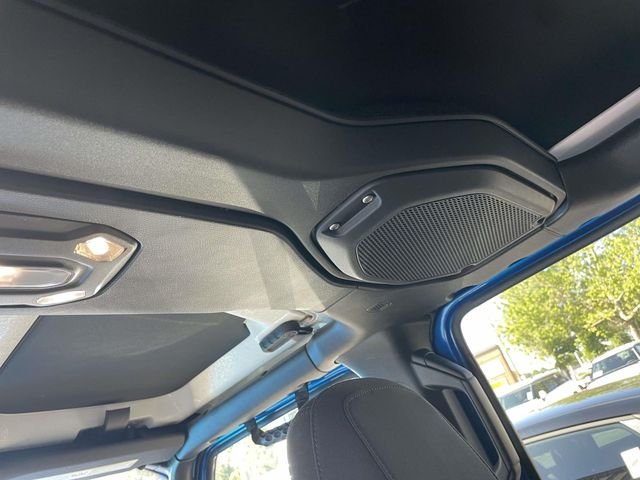 Used 2021 Blue Pearl Jeep Unlimited Sport Altitude image 15