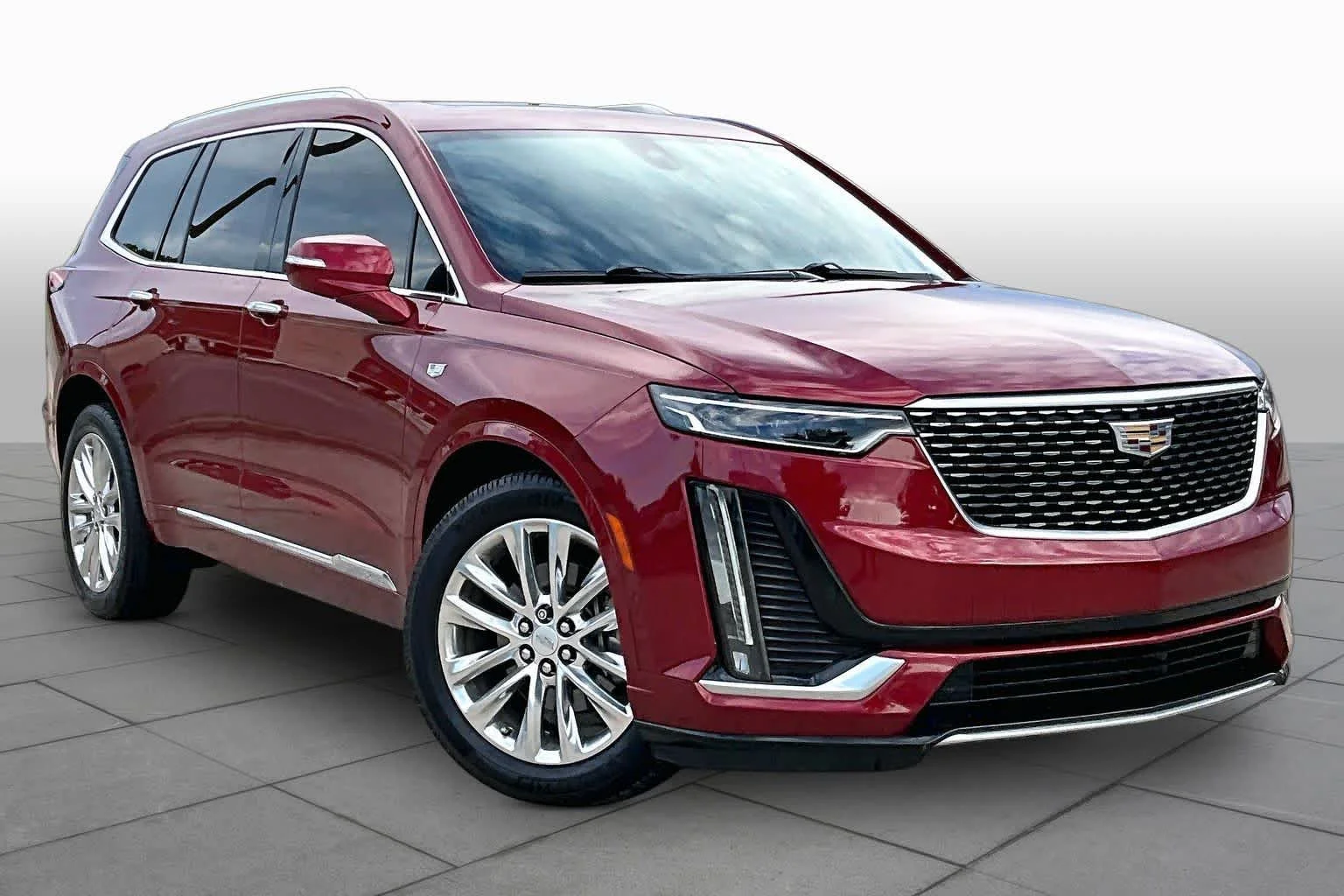 Used 2020 Red Horizon Tintcoat Cadillac FWD Premium Luxury image 3