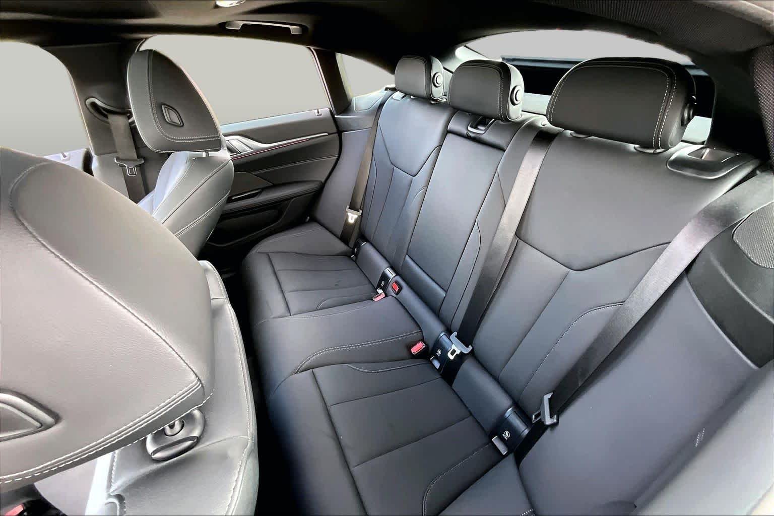 Used 2025 Alpine White BMW M50 image 18
