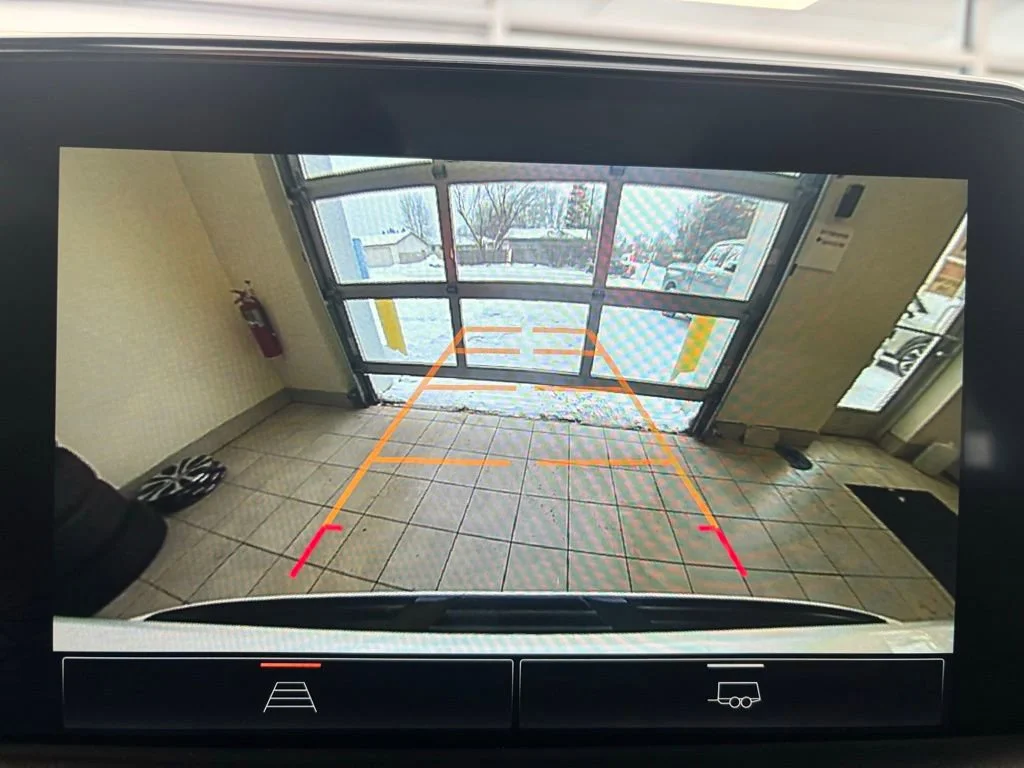 2022 GMC Yukon AT4 - Photo 6