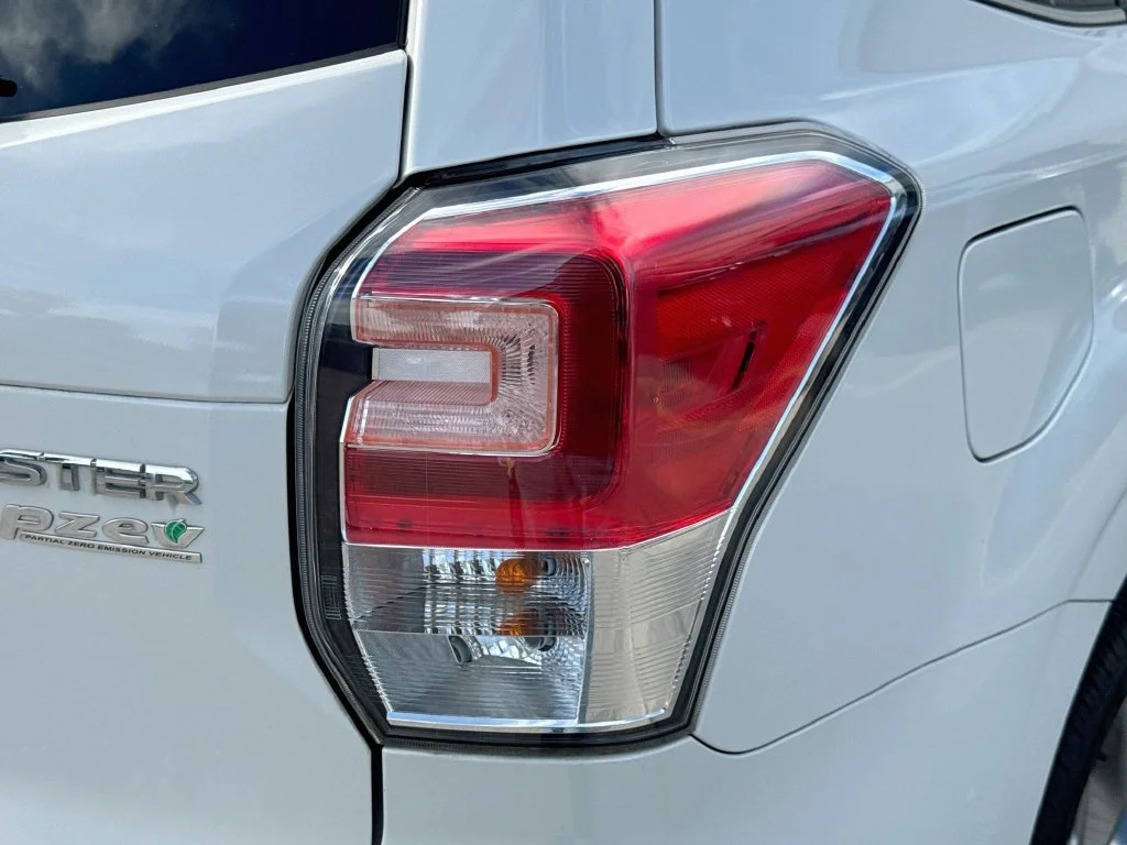 Used 2017 White Subaru 2.5i Touring image 34