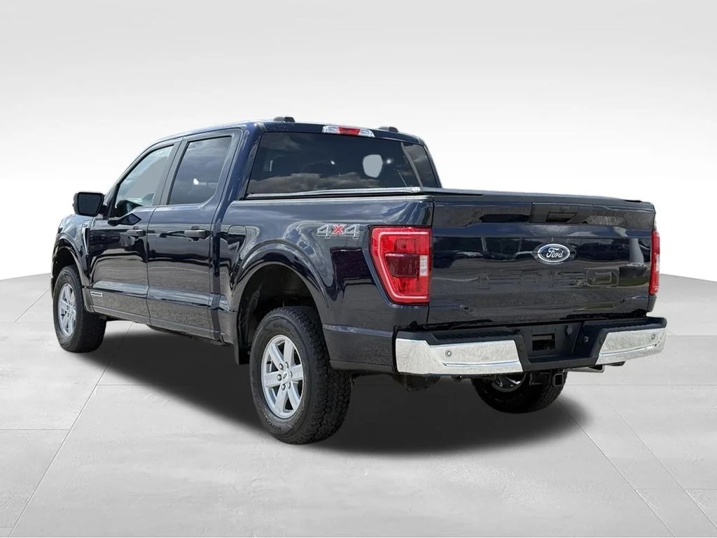 Used 2023 Blue Ford XLT image 3