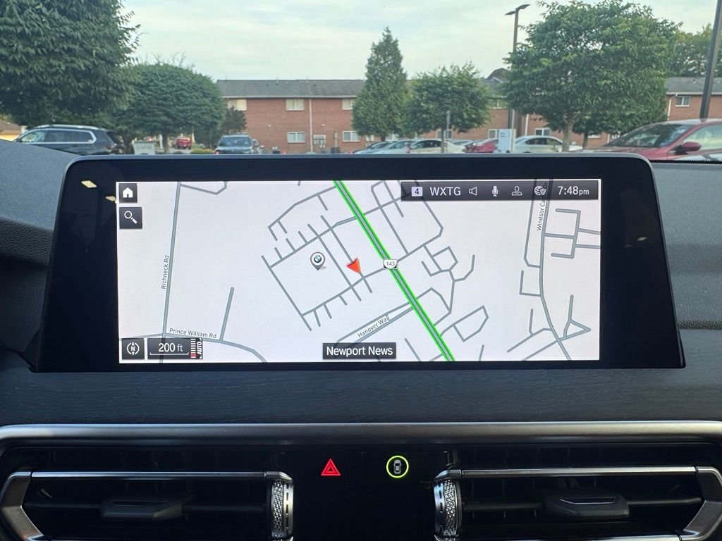 Used 2024 Gray BMW xDrive30i image 17
