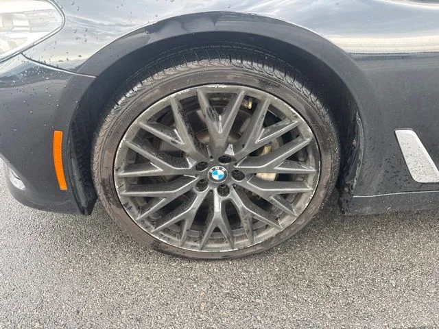 Used 2018 Black BMW 540i xDrive image 10