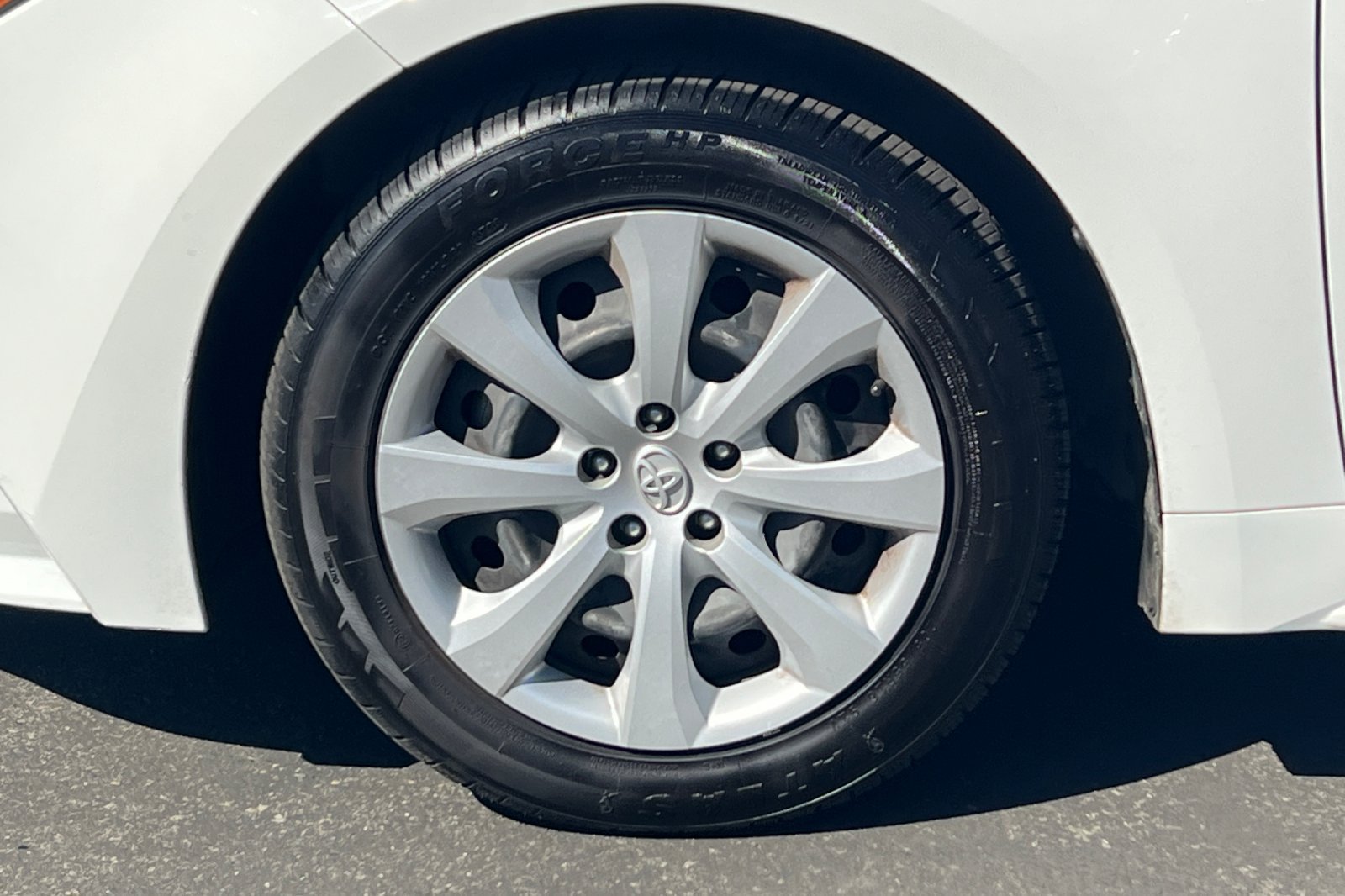 Certified Used 2022 White Toyota LE image 24